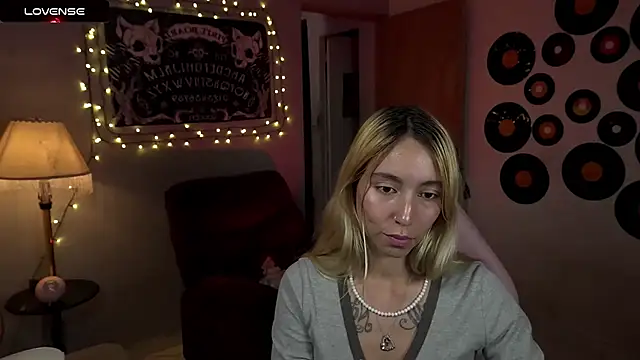 Snapshot of Saucy_Jenn chatting on March 2025 01:38:02 AM Saucy Jenn online show from March 2025 01:38:02 AM