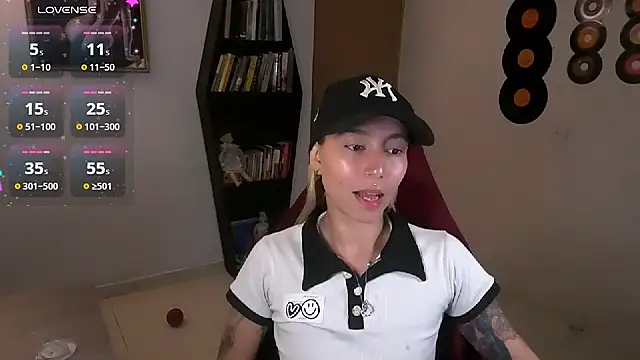 Snapshot of Saucy_Jenn chatting on September 2025 01:32:02 AM Saucy Jenn online show from September 2025 01:32:02 AM