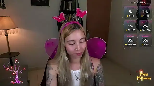 Snapshot of Saucy_Jenn chatting on November 2025 03:41:01 AM Saucy Jenn online show from November 2025 03:41:01 AM