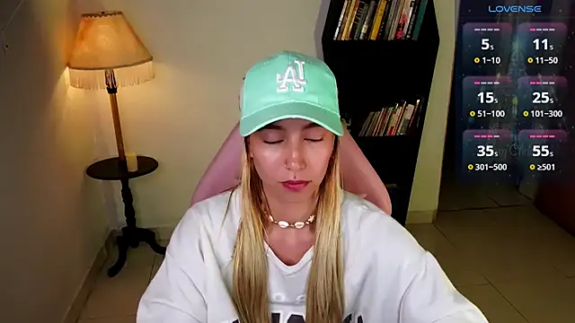 Snapshot of Saucy_Jenn chatting on January 2026 02:47:02 AM Saucy Jenn online show from January 2026 02:47:02 AM