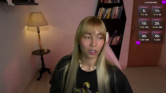 Snapshot of Saucy_Jenn chatting on February 2026 03:11:02 AM Saucy Jenn online show from February 2026 03:11:02 AM