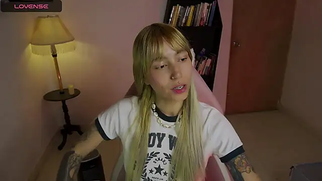 Snapshot of Saucy_Jenn chatting on February 2026 02:59:01 AM Saucy Jenn online show from February 2026 02:59:01 AM