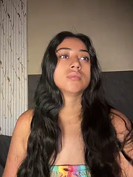 Snapshot of Valentinne_z chatting on August 2026 10:39:02 AM Valentinne z online show from August 2026 10:39:02 AM
