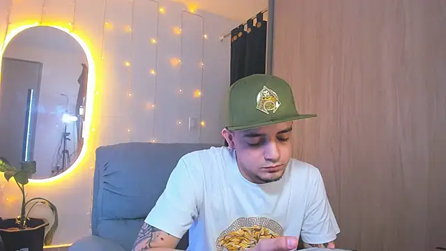 alejandro calderon1 online show from December 2024 05:44:01 AM