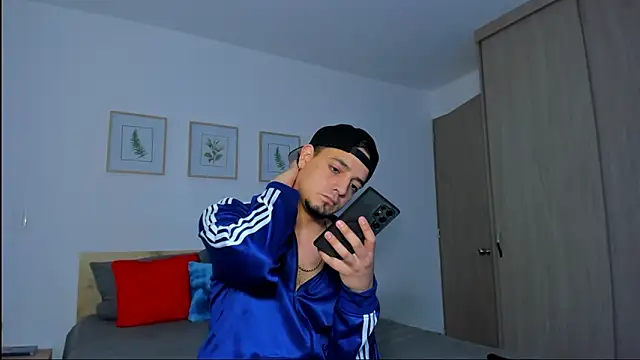 alejandro calderon1 online show from December 2025 05:24:02 AM