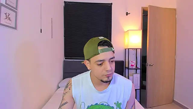 alejandro calderon1 online show from April 2026 05:54:01 AM