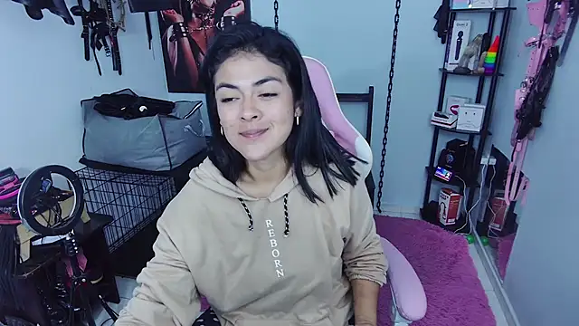 Snapshot of Hannah-grace chatting on January 2026 01:02:02 PM Hannah-grace online show from January 2026 01:02:02 PM