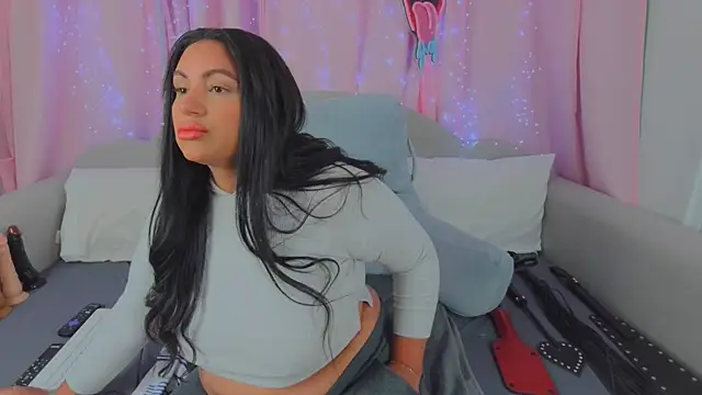 Snapshot of MeghanXO chatting on November 2025 01:24:03 PM MeghanXO online show from November 2025 01:24:03 PM