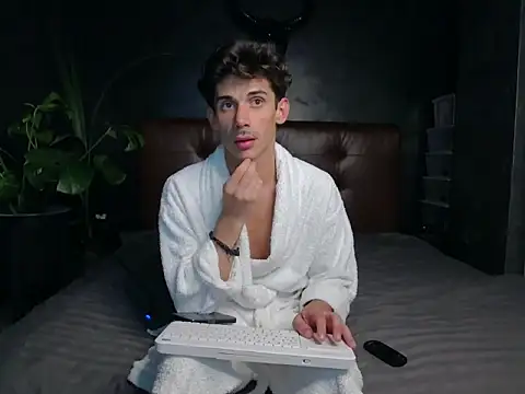 Snapshot of DanielCrush1 chatting on September 2025 01:49:02 PM DanielCrush1 online show from September 2025 01:49:02 PM