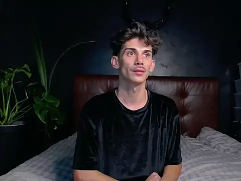 Snapshot of DanielCrush1 chatting on October 2025 06:17:02 PM DanielCrush1 online show from October 2025 06:17:02 PM