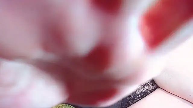 Snapshot of MadamBombShell chatting on December 2024 07:59:02 PM MadamBombShell online show from December 2024 07:59:02 PM