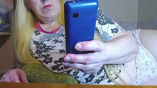 Snapshot of MadamBombShell chatting on October 2025 01:23:01 PM MadamBombShell online show from October 2025 01:23:01 PM