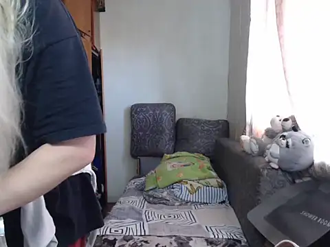 Snapshot of BustyBlond chatting on January 2025 12:15:01 PM BustyBlond online show from January 2025 12:15:01 PM