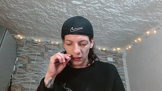 omar alurba online show from December 2025 10:38:01 PM