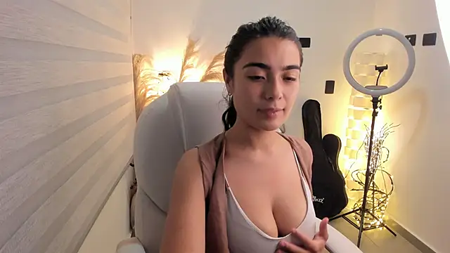 Alexandra ra online show from February 2026 03:22:01 AM