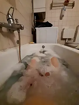 Snapshot of toeloverlive chatting on December 2024 06:17:01 PM toeloverlive online show from December 2024 06:17:01 PM