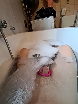 Snapshot of toeloverlive chatting on October 2025 08:23:02 AM toeloverlive online show from October 2025 08:23:02 AM