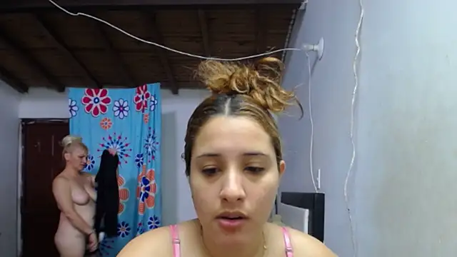 Nicolle Milf online show from October 2025 05:59:02 PM