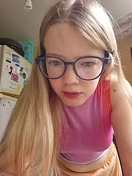 -veranito- online show from September 2025 05:12:02 PM