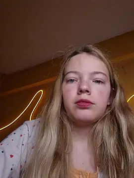 -veranito- online show from September 2025 03:08:01 AM