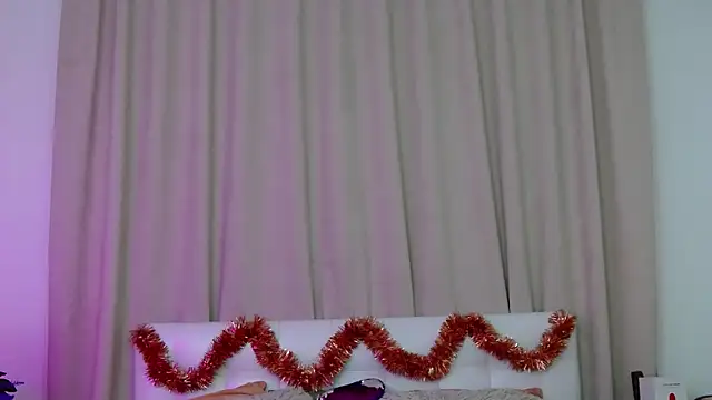 WildRedBerry online show from December 2024 10:06:02 AM