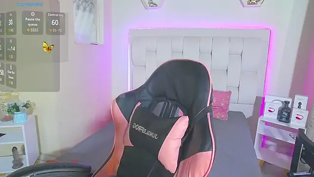 Snapshot of shanakendall chatting on October 2025 02:07:01 PM shanakendall online show from October 2025 02:07:01 PM