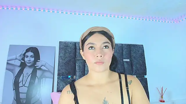 Natasharuso online show from September 2025 12:43:02 PM