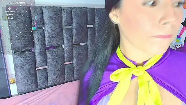 Natasharuso online show from October 2025 10:39:02 AM