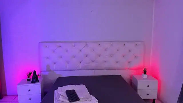 Aron cruz online show from November 2025 01:35:02 PM