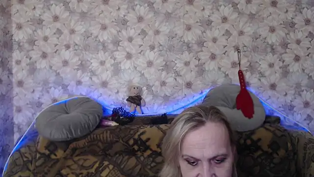 MissBekker online show from March 2025 07:19:01 AM