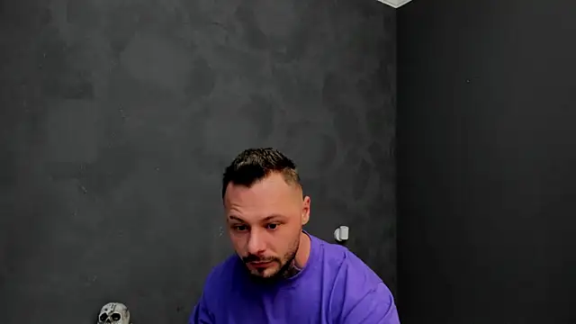 Snapshot of BrianHunts chatting on January 2025 06:24:02 AM BrianHunts online show from January 2025 06:24:02 AM