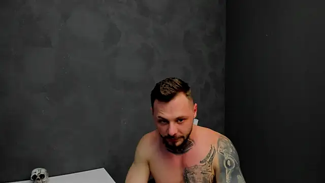 Snapshot of BrianHunts chatting on January 2025 03:55:02 PM BrianHunts online show from January 2025 03:55:02 PM