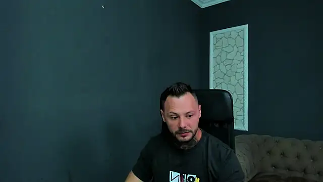 Snapshot of BrianHunts chatting on June 2026 03:29:02 AM BrianHunts online show from June 2026 03:29:02 AM