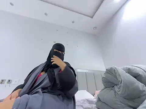 Snapshot of Submissive_Arab chatting on December 2024 07:57:01 PM Submissive Arab online show from December 2024 07:57:01 PM