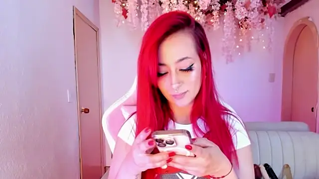 Snapshot of Mia-Bloom chatting on November 2025 01:05:01 AM Mia-Bloom online show from November 2025 01:05:01 AM