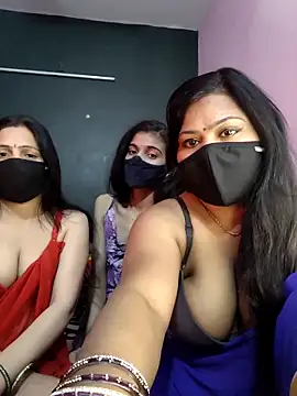 Snapshot of cutee__crazy chatting on January 2026 02:11:01 PM cutee crazy online show from January 2026 02:11:01 PM