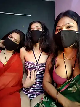 Snapshot of cutee__crazy chatting on February 2026 02:12:02 PM cutee crazy online show from February 2026 02:12:02 PM