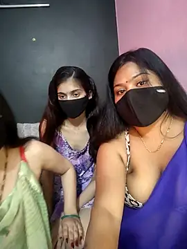 Snapshot of cutee__crazy chatting on February 2026 02:11:02 PM cutee crazy online show from February 2026 02:11:02 PM