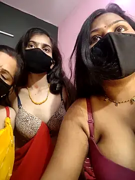 Snapshot of cutee__crazy chatting on February 2026 02:07:01 PM cutee crazy online show from February 2026 02:07:01 PM