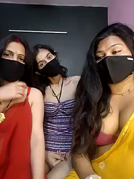 Snapshot of cutee__crazy chatting on February 2026 12:15:01 PM cutee crazy online show from February 2026 12:15:01 PM