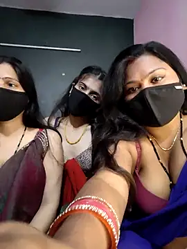 Snapshot of cutee__crazy chatting on February 2026 01:54:02 PM cutee crazy online show from February 2026 01:54:02 PM