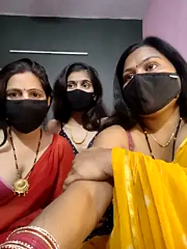 Snapshot of cutee__crazy chatting on February 2026 02:27:01 PM cutee crazy online show from February 2026 02:27:01 PM