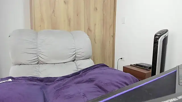 xspecialoomx online show from February 2026 02:04:02 PM