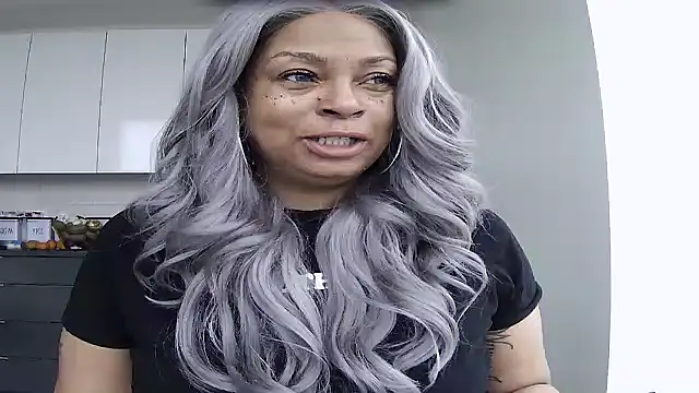 Snapshot of MSweetLindaParks chatting on May 2026 11:47:01 AM MSweetLindaParks online show from May 2026 11:47:01 AM