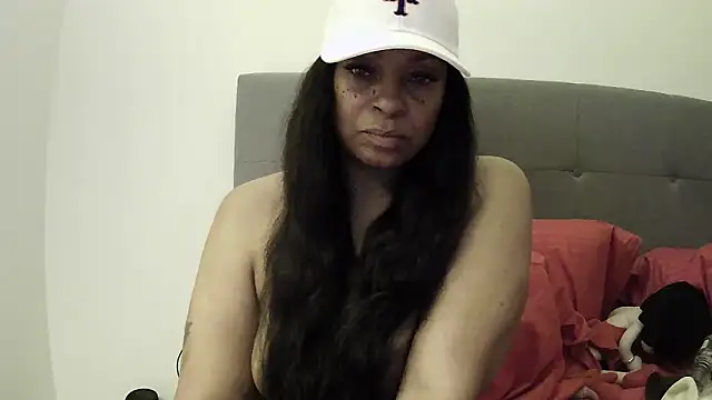 Snapshot of MSweetLindaParks chatting on June 2026 05:20:02 AM MSweetLindaParks online show from June 2026 05:20:02 AM