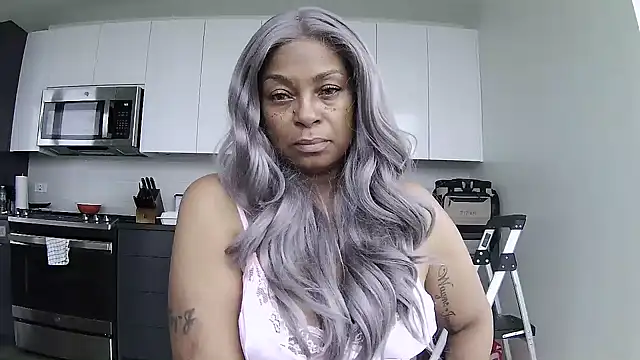 Snapshot of MSweetLindaParks chatting on July 2026 11:25:02 AM MSweetLindaParks online show from July 2026 11:25:02 AM