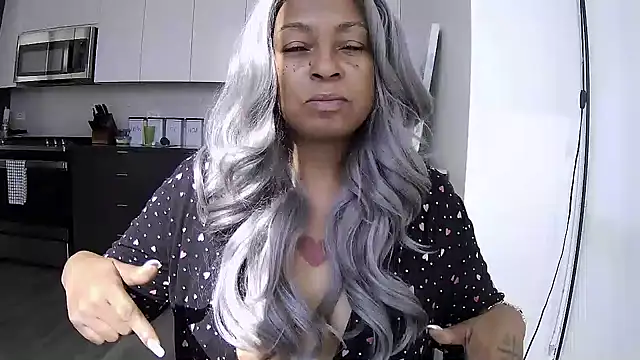 Snapshot of MSweetLindaParks chatting on July 2026 12:54:02 PM MSweetLindaParks online show from July 2026 12:54:02 PM