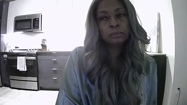 Snapshot of MSweetLindaParks chatting on July 2026 01:22:01 AM MSweetLindaParks online show from July 2026 01:22:01 AM