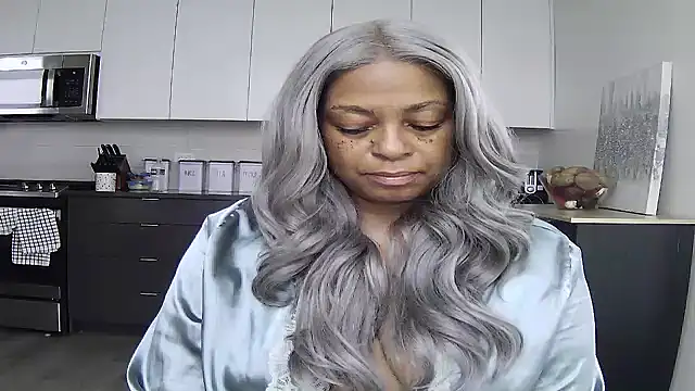 Snapshot of MSweetLindaParks chatting on July 2026 02:12:01 PM MSweetLindaParks online show from July 2026 02:12:01 PM