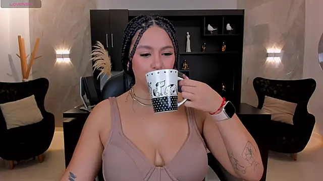 ToriCrossX online show from February 2025 12:56:01 PM